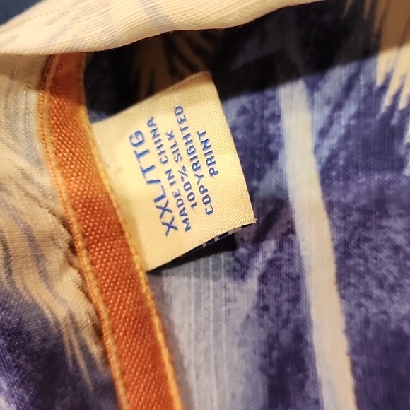 Tommy Bahama Short Sleeved 100% Silk Camp Shirt Abstract Print The Band - Picture 11 of 11